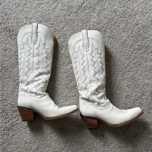 Dingo White high cotton leather cowboy boot